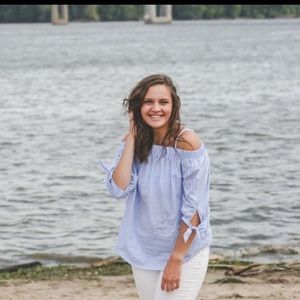 Meet your Posher, Rebecca